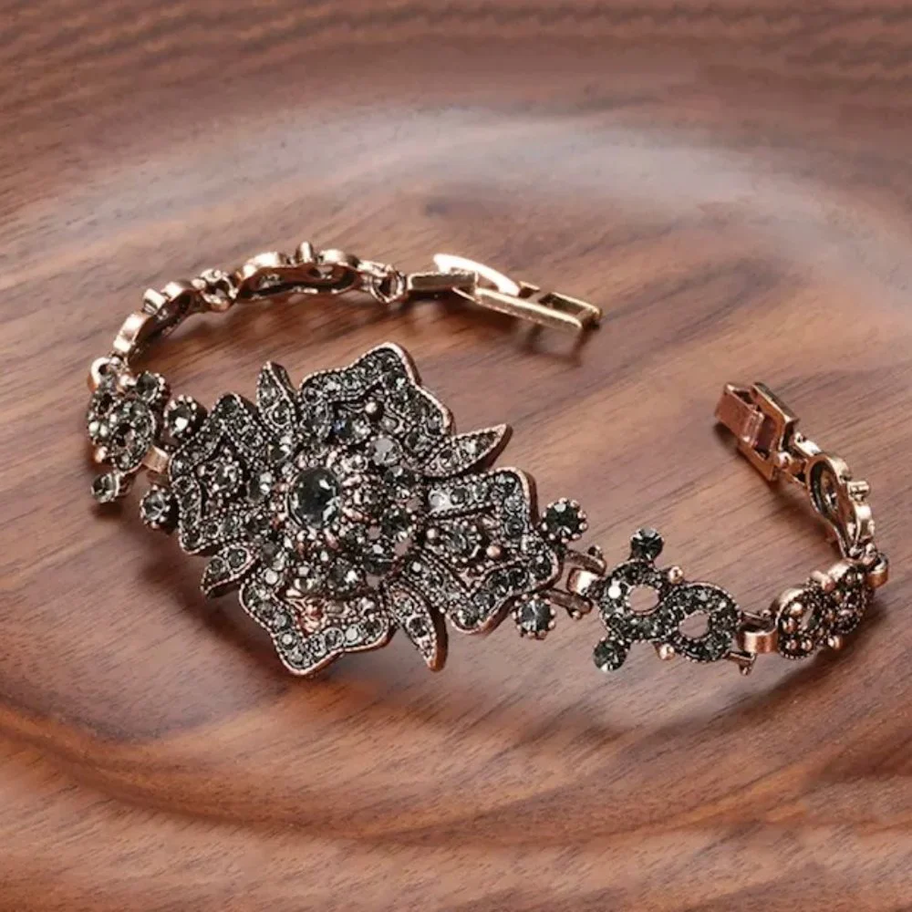Gold Vintage Style Rhinestone Bracelet_7